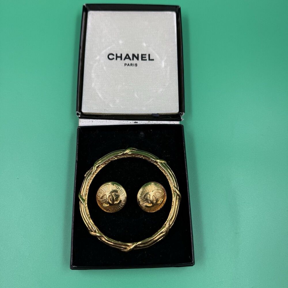 Vintage Chanel Paris Gold Tone Bangle Bracelet & Clip Earrings Set Original Box